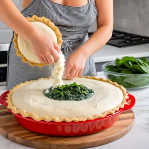 Рецепт Мясной пирог с курицей и шпинатом - Формирование пирога