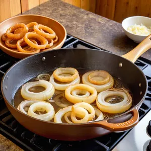 Рецепт Мясной пирог с уткой и апельсиновым соусом - Обжарка лука и чеснока