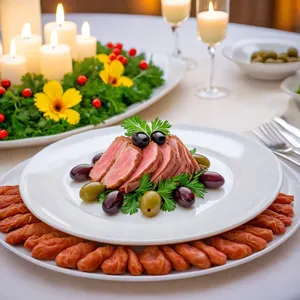 Рецепт Мясные цветы с фетой и оливками - Подача