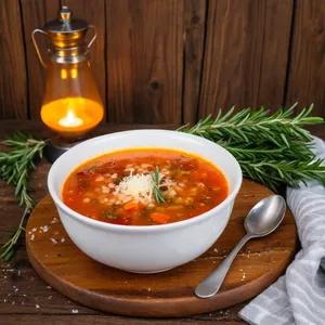 Рецепт Минестроне с беконом и розмарином - Подача