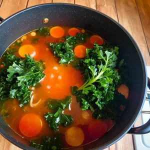 Рецепт Минестроне с радужной фасолью и капустой кале - Варка супа
