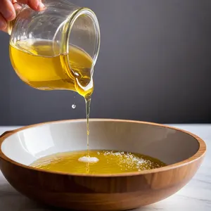 Рецепт Огуречный таратор с укропом и грецкими орехами - Добавление масла и соли