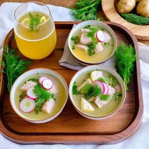 Рецепт Окрошка на квасе с копчёной курицей - Подача