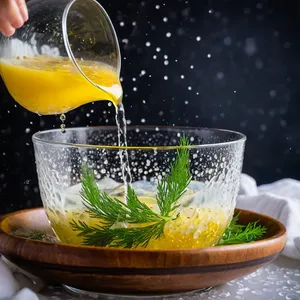 Рецепт Окрошка на квасе с копчёным угрём и яблоком - Заливка квасом и подача