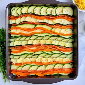 Рецепт Овощная запеканка с сыром и зеленью - Сборка запеканки
