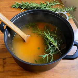 Рецепт Овощной бульон с корнем лопуха и розмарином - Варка бульона