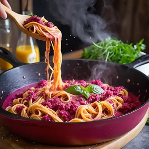 Рецепт Паста из копченой свеклы с хрено-сливочным сыром и укропом - Соединение пасты с соусом