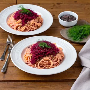 Рецепт Паста из копченой свеклы с хрено-сливочным сыром и укропом - Подача