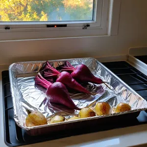 Рецепт Паста из запеченной свеклы с козьим сыром и грецкими орехами - Запекание свеклы
