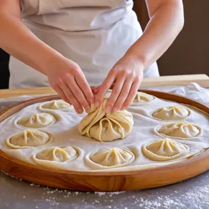 Рецепт Пельмени с олениной и брусничным соусом - Формирование пельменей