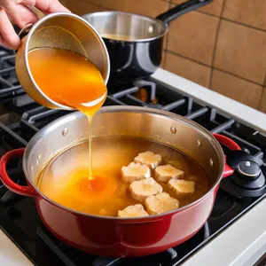 Рецепт Пельмени с уткой и грушей в медово-имбирном соусе - Приготовление соуса