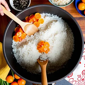Рецепт Плов с бараниной и кумкватом - Закладка риса