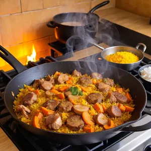 Рецепт Плов с индейкой и фисташками - Обжарка мяса и овощей