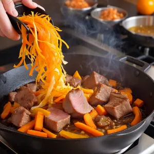 Рецепт Плов с телятиной и гранатом - Обжарка мяса и овощей
