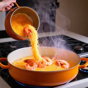 Рецепт Потаж из креветок с шафраном и сливочным сыром - Введение шафрана и сливок
