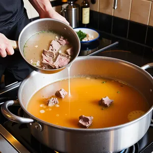 Рецепт Рассольник с бараниной и черносливом - Приготовление бульона