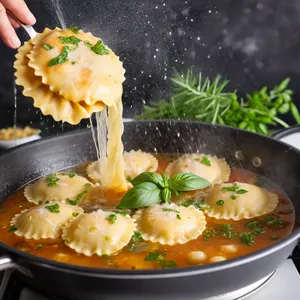 Рецепт Равиоли с бараниной и гранатовым соусом - Варка равиоли