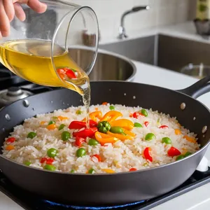 Рецепт Ризотто с болгарским перцем и оливками - Добавление вина
