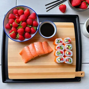 Рецепт Роллы с лососем и клубникой в бальзамическом соусе - Подготовка начинки