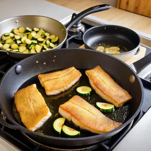 Рецепт Рыбный пирог с судаком и кабачками - Обжарка рыбы и овощей