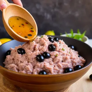 Рецепт Рыбный пирог с тунцом и оливками - Формирование начинки
