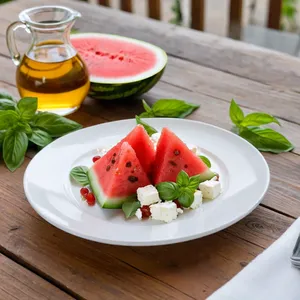 Рецепт Салат Капрезе с арбузом и фетой - Сборка салата