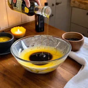 Рецепт Салат Капрезе с черешней и козьим сыром - Приготовление заправки