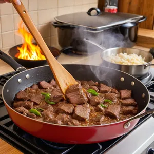 Рецепт Салат "Мясное наслаждение" с говядиной и грибами - Приготовление говядины