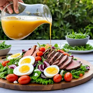Рецепт Салат Нисуаз с копченой грудинкой и яблочным уксусом - Заправка и подача