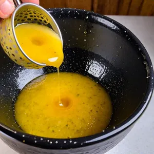 Рецепт Салат Нисуаз с копченой уткой и грушей - Приготовление заправки