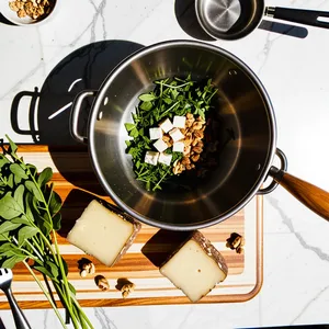 Рецепт Салат с козьим сыром и свеклой в гранатовом соусе - Подготовка дополнительных ингредиентов