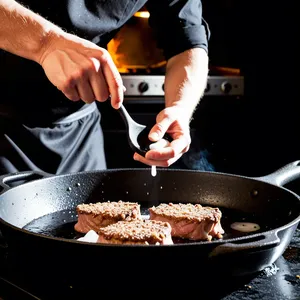 Рецепт Салат "Венгерский мотив" с телятиной и паприкой - Приготовление мяса и маринование лука