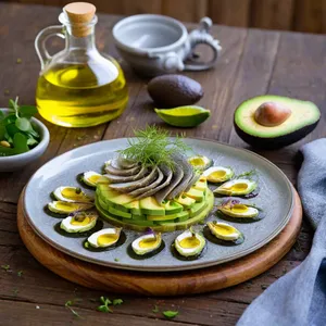 Рецепт Сельдь с авокадо и кунжутными чипсами - Сборка закуски