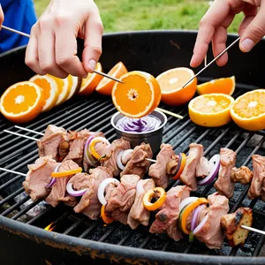 Рецепт Шашлык из свинины с апельсином и имбирем - Нанизывание шашлыка