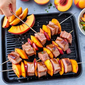 Рецепт Шашлык из свинины с персиком и базиликом - Нанизывание шашлыка