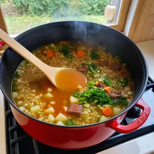 Рецепт Щи с копченой грудинкой и перловкой - Варка щей
