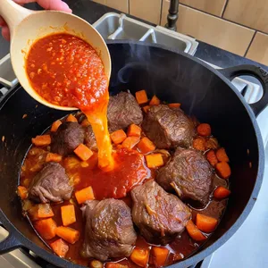 Рецепт Шурпа из баранины с фенхелем и апельсиновой цедрой - Обжарка мяса и овощей