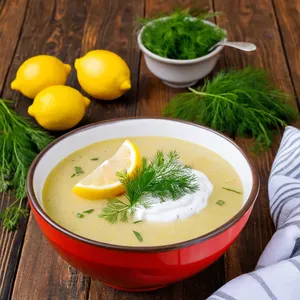Рецепт Солянка с копченым лососем и укропом - Подача