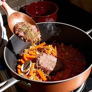 Рецепт Солянка с копчёной свининой и черносливом - Приготовление основы