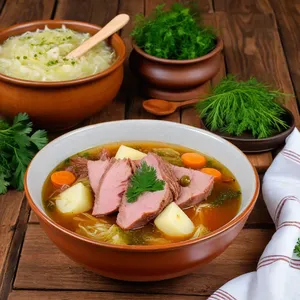 Рецепт Солянка с копчёной свининой и квашеной капустой - Подача