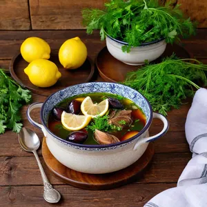 Рецепт Солянка с уткой и сливами - Подача