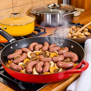 Рецепт Сосиски с грибами и сливочным соусом - Добавление сосисок