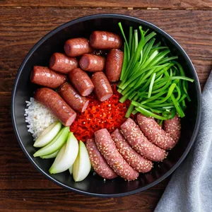 Рецепт Сосиски с пикантным соусом терияки и кунжутом - Подготовка ингредиентов