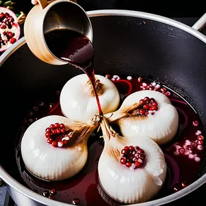 Рецепт Сосиски с соусом из граната и кедровыми орешками - Приготовление гранатового соуса