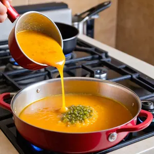 Рецепт Стейк с соусом из маракуйи и жареным кокосом - Приготовление соуса из маракуйи