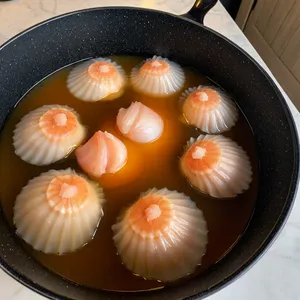 Рецепт Суп с гребешками и водорослями комбу - Приготовление гребешков