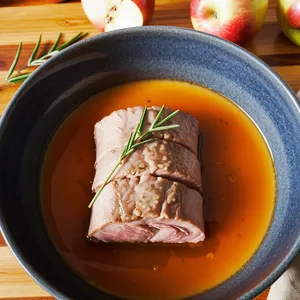 Рецепт Свиная корейка с яблочным сидром и розмарином - Маринование мяса