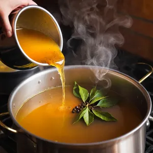 Рецепт Свиной холодец с чесноком и зеленью - Добавление специй