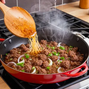 Рецепт Сырная запеканка с фаршем и картофелем - Приготовление фарша