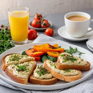 Рецепт Тост с хумусом и жареными овощами - Подача